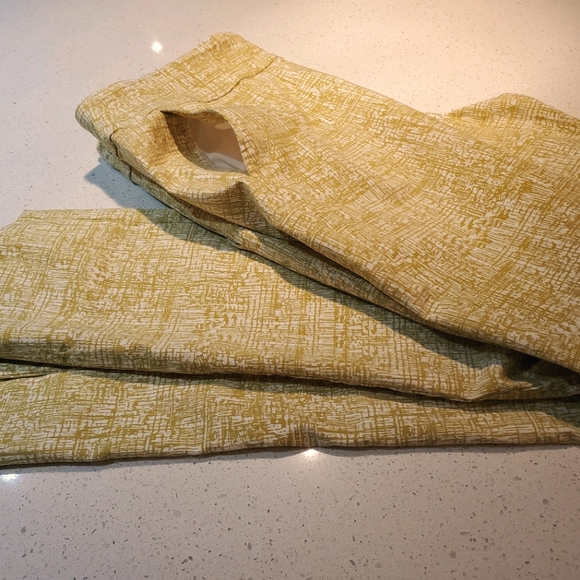 FLATTERfit capri - Picture 1 of 7